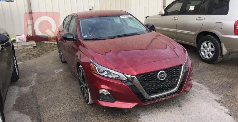 نيسان ألتيما